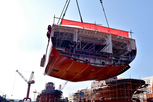 2022-7-24--浙石化“魚(yú)山拖5”上船臺--壓縮.JPG