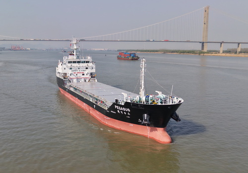 4500T三號啟航-壓縮.jpg